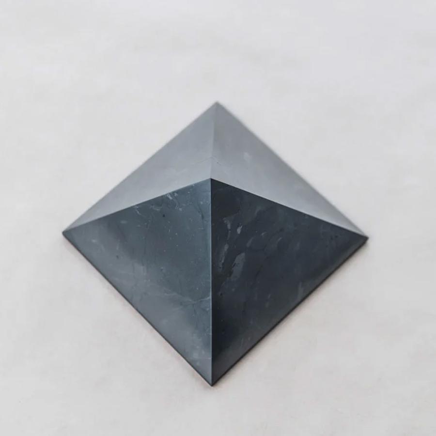 シュンガイト ピラミッド PP09 150mm 高さ140mm タイプIIIシュンガイト
