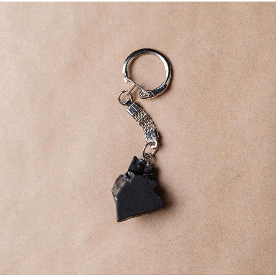 エリートシュンガイト キーホルダー 7~10g SK07 ネックレス ロシア カレリア共和国産 シュンガ石 水 ブレスレット さざれ石 電磁波 パワーストーン シルバー |  | 02