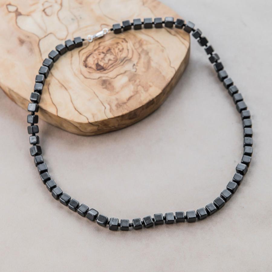 シュンガイト ネックレス 50cm 6mm タンブル加工 キューブ シードビーズ チェーン留め金付き 立方体 ロシア カレリア共和国産 ペンダント 電磁波 防止 本物 |  | 02