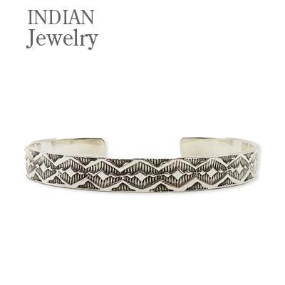 NAVAJO ナバホ R刻印 スタンプワーク ターコイズシルバーバングル NAVAJO（ナバホ） INDIAN JEWELRY ナバホ族 スタンプワーク シルバー