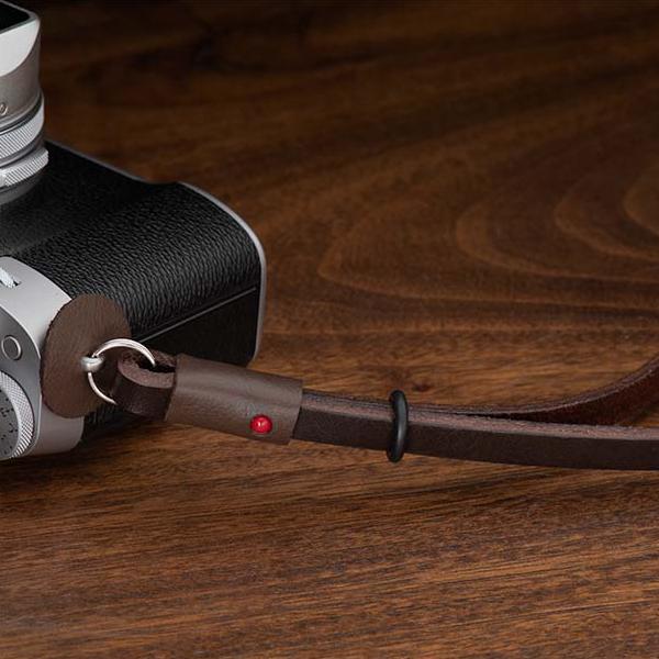 NUNN | ナン レザーリストストラップ