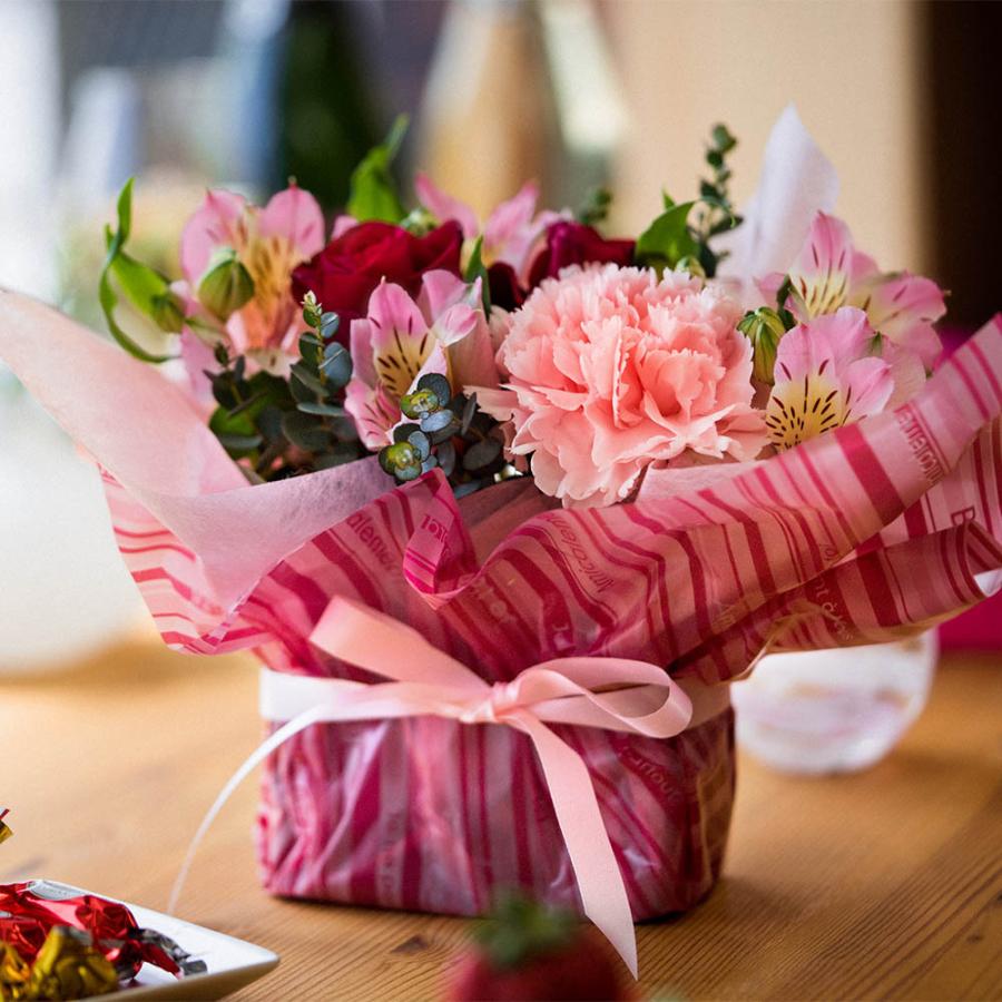 誕生日 プレゼント ワイン 花 セット カーネーション お酒 ギフト 生花 フランス シャンパン 赤ワイン 2本 フラワーバスケット Og35 Mcbm39 ワインとギフトの専門ストア 通販 Yahoo ショッピング