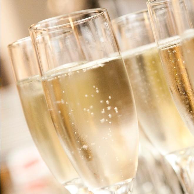 ワイン ギフト シャンパン 発泡酒 スイーツ プレゼント チョコ トリュフ セット フランス ハーフボトル 辛口 おしゃれ Og95 Dtcbmt ワインとギフトの専門ストア 通販 Yahoo ショッピング