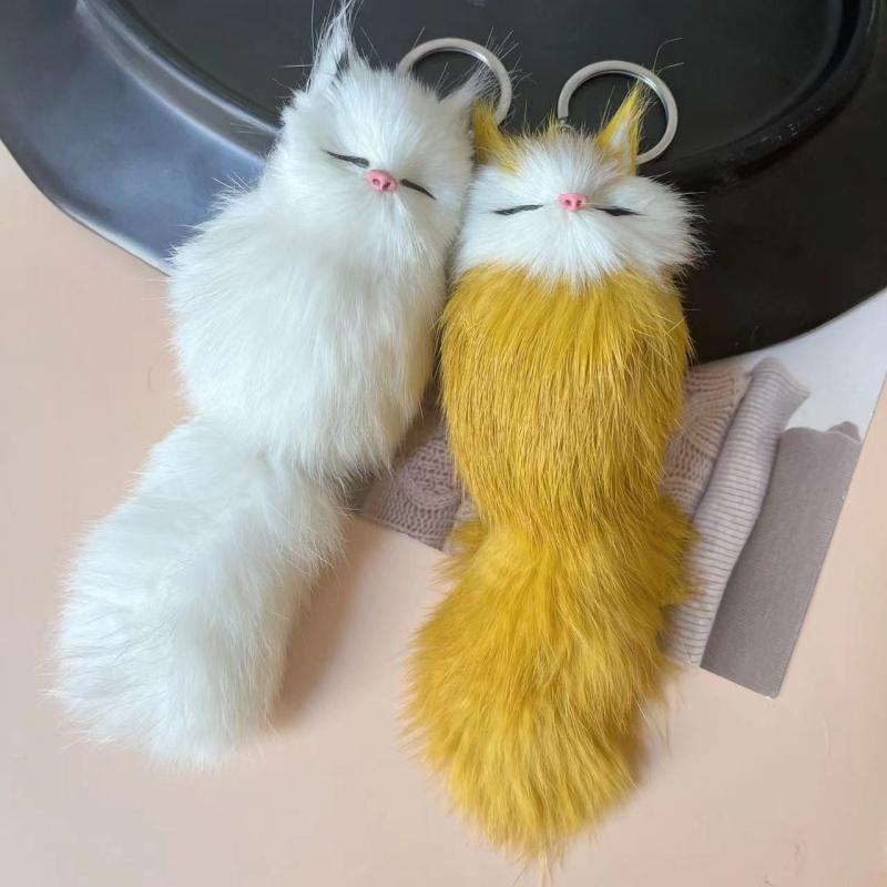 ★フェンディ★ポンポンチャーム　キーホルダー　フォックスファー　黄×白×青 フォックス 狐 fox ポンポン ファーチャーム バッグチャーム