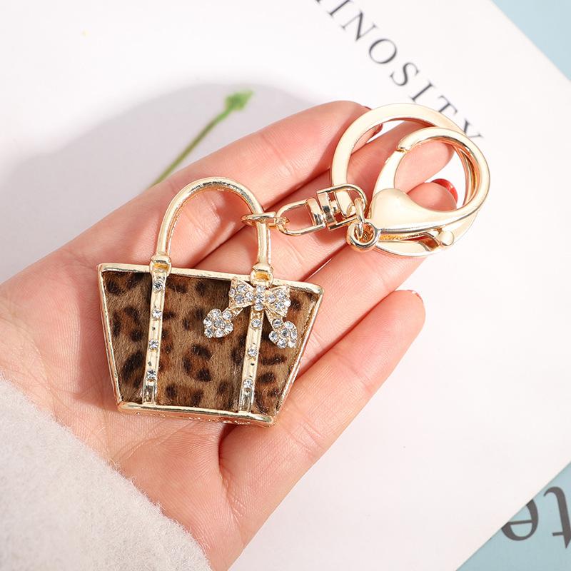 キーホルダーバッグを飾る【Rose Frantz】Three Chain Keyring DELORIGIN 4pcs Lily of the Valley Keychains, Glass Charm