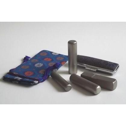 ナシ地オリジナル加工最終手仕上げ、チタン印鑑