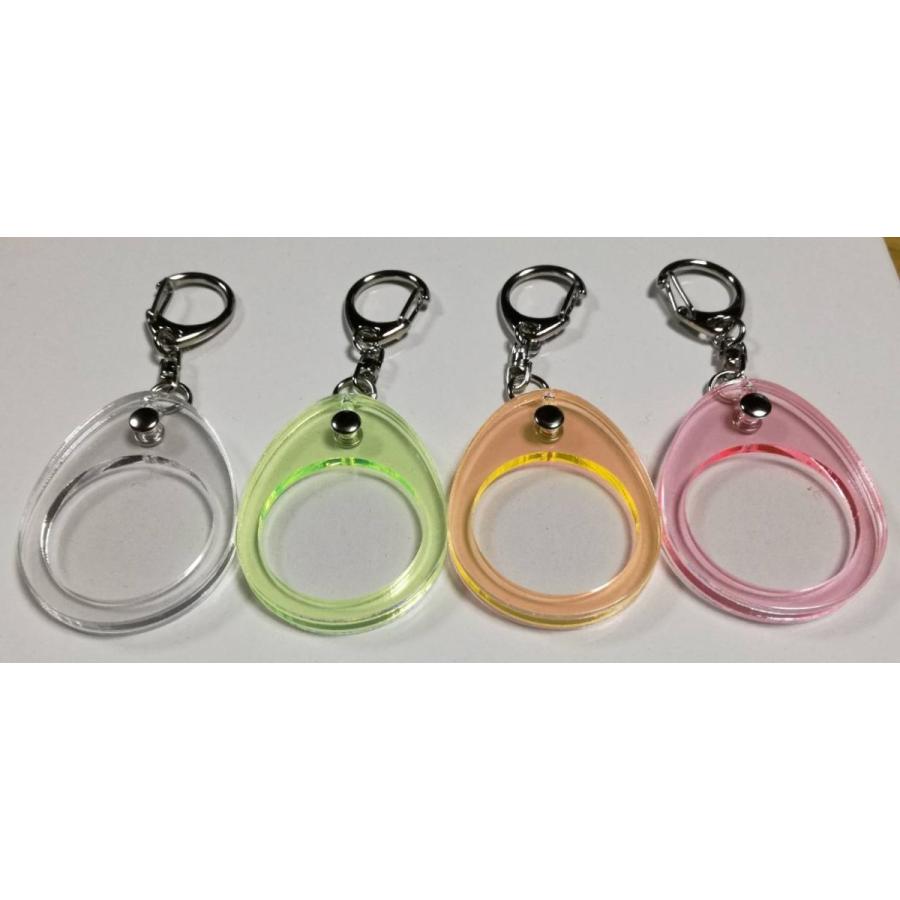 サル　マスコットキーホルダー　色違い　2コセット 中古品 サル マスコットキーホルダー 色違い 2コセット 中古品 - メルカリ