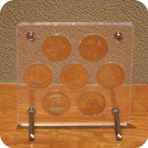 記念メダルケース（蛍光7穴）／アクリルフレーム／刻印できる記念