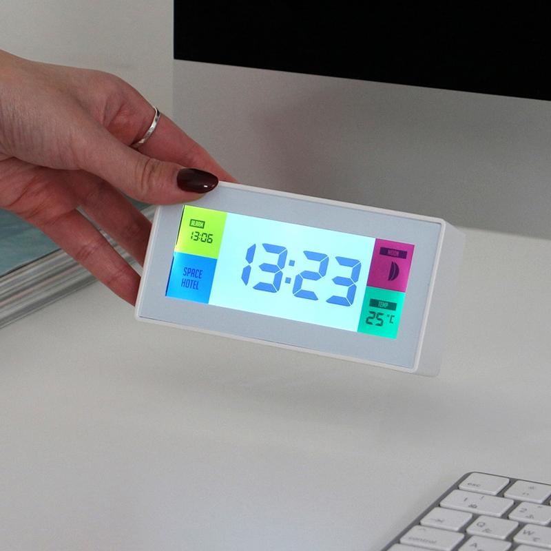 ロボット アラーム クロック 目覚まし時計 温度計 多機能 デジタルロック スヌーズ機能 レトロ クラシック おしゃれ 人気 ブランド 置き時計 デジタル時計 |  | 06