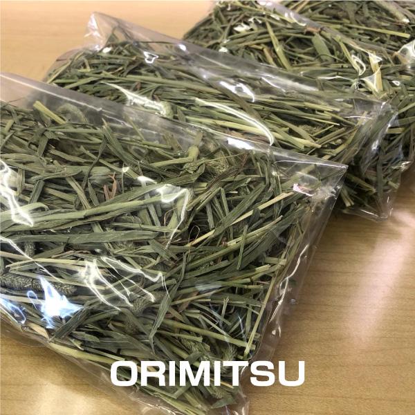 2025年度産 チモシー 一番刈り 牧草 プレミアム うさぎ モルモット チンチラ 50g×30 小分けパック 新鮮 月のチモシー | オリミツ | 03