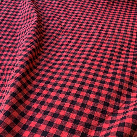 用途多彩 チェック柄生地 ピッチ幅約11mm 綿100％ 赤×黒 人気の永遠