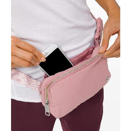 Lululemon Everywhere Belt Bag， 1L (Pink Taupe)（並行輸入品） 