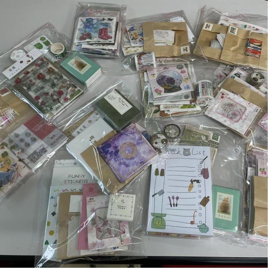 在庫処分 セール品 福袋 シール 100点セット ランダム 大量 女の子 男の子 子供 大人 花 植物 動物 ハート 風景 食べ物 フレークシール ステッカー マスキング