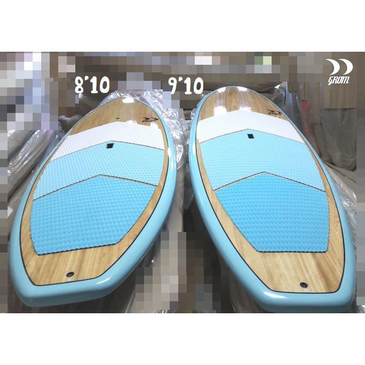 サーフィンもできるSUP。女性,子供,上級者まで波に誘われる サーフィンもできるSUP。女性,子供,上級者まで波に誘われる