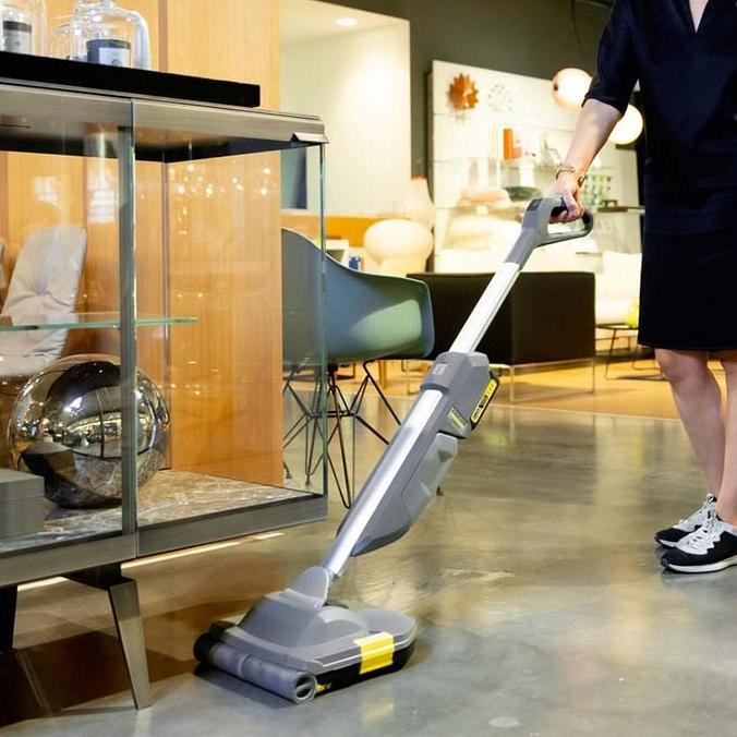 ケルヒャージャパン 床洗浄機 コードレス ハンディ床洗浄機 BR 30/ 1 C Bpバッテリーパワーセット KARCHER |  | 02