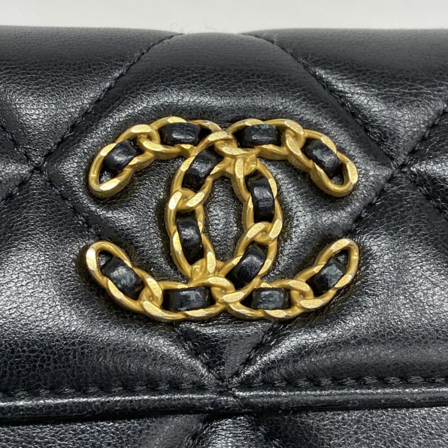 CHANEL ☆最終価格【5da0402】シャネル 三つ折り財布 シャネル19 CHANEL ☆最終価格【5da0402】シャネル 三つ折り財布 シャネル19