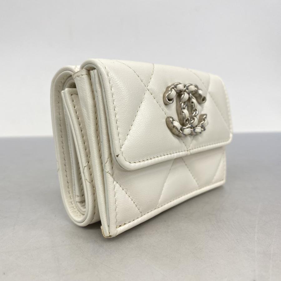 CHANEL 【5ic3961-h】シャネル 三つ折り財布 マトラッセ ラムスキン  