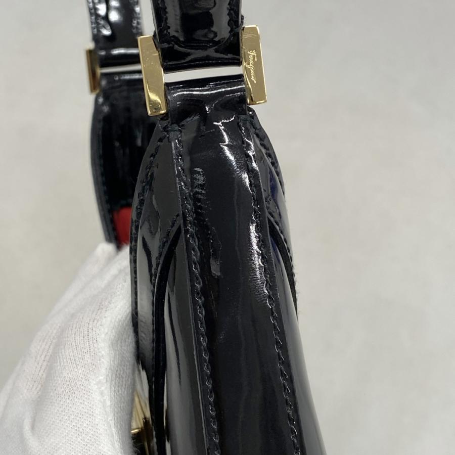 Salvatore Ferragamoエナメルバッグミラー付き ブラック 美品 Salvatore Ferragamoエナメルバッグミラー付き ブラック 美品