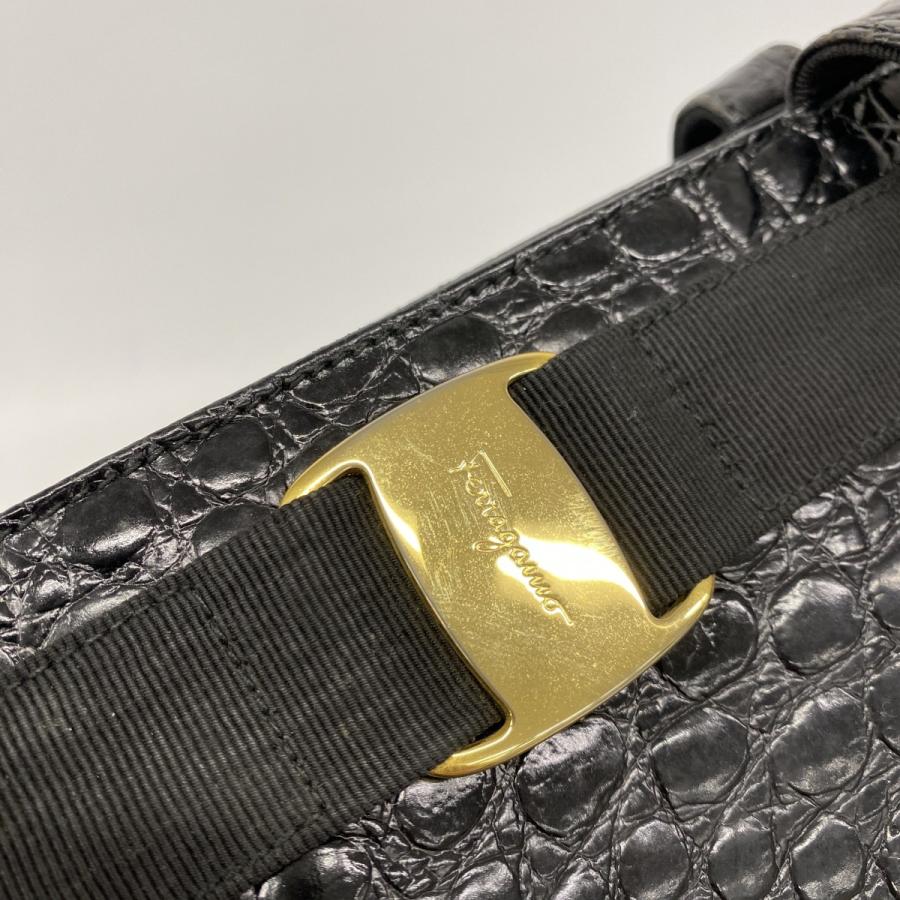 ★SALE【6cd5543】サルヴァトーレフェラガモ ショルダーバッグ ヴァラ レザー ブラック ゴールド金具【中古】レディース 6cd5543】サルヴァトーレフェラガモ ショルダーバッグ ヴァラ レザー