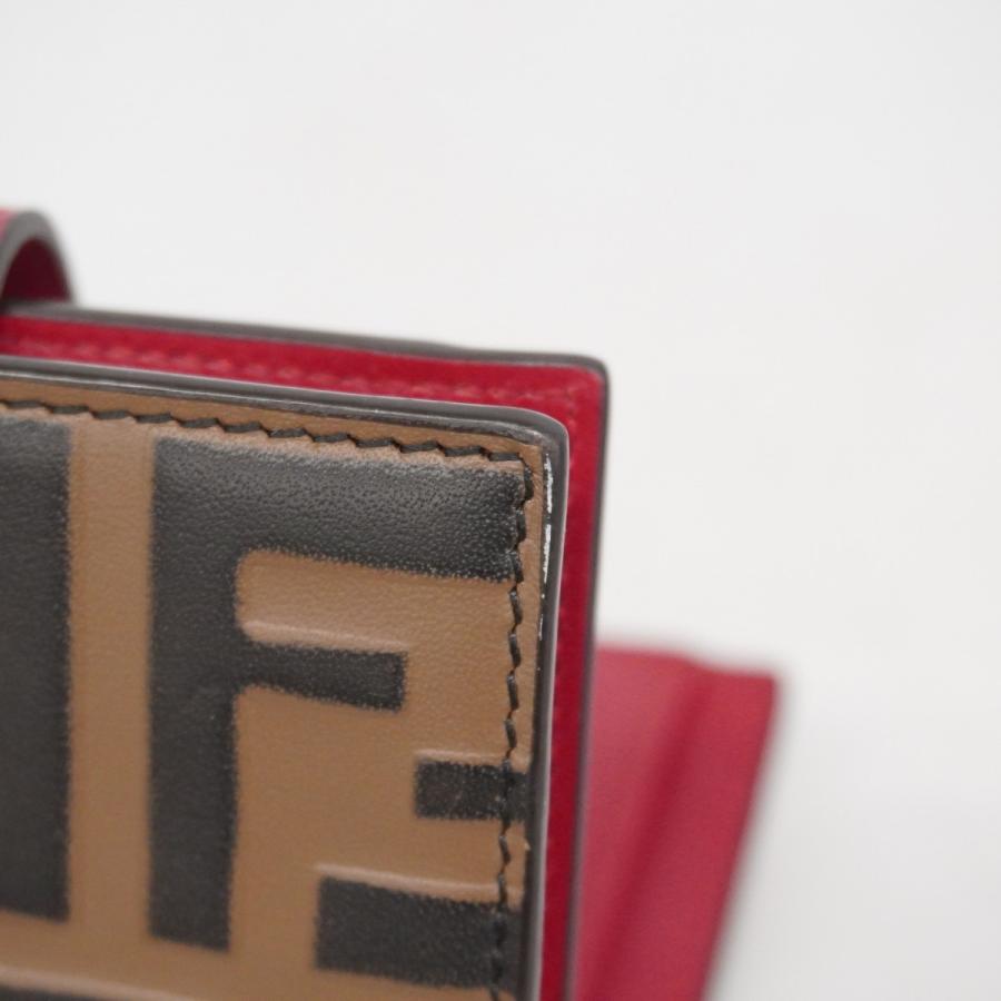 美品✨フェンディ FENDI 二つ折り 財布 ズッカ柄 ブラウン ☆お値引可能☆【極美品】FENDI 二つ折り財布 ズッカ柄 半円形 男女兼用