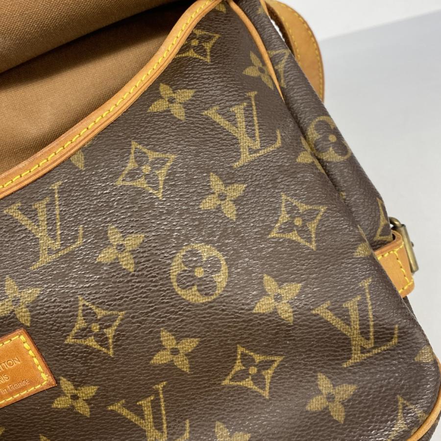 LOUIS VUITTON ショルダーバッグ 斜め掛け ソミュール 30