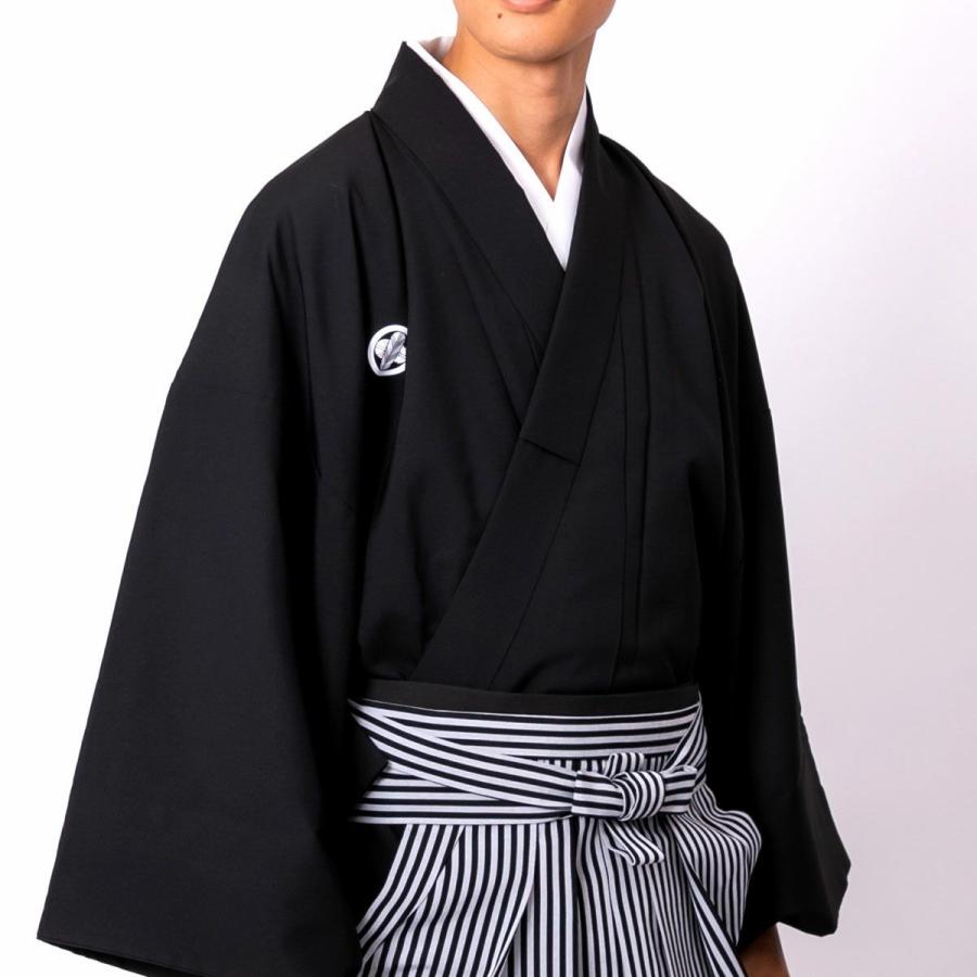男着物 黒紋付の着物と羽織の画像