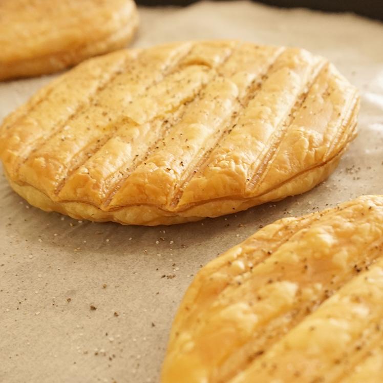 パイ生地 冷凍 パイシート 円形 11cm 60枚 バター100 160層 折パイ パイ生地シート ニュージーランド産 Ca Tp 64 005 男の台所 通販 Yahoo ショッピング