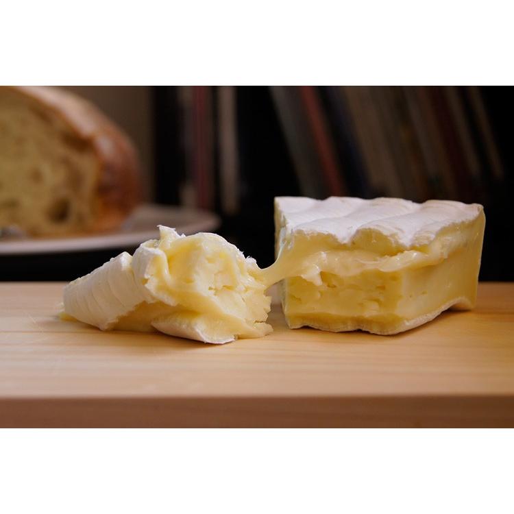 白カビ チーズ ルスティック ブリー ホール 1Kg フランス産 白カビチーズ 丸ごと｜otokonodaidokoro｜02