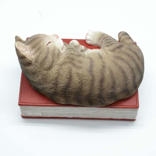 ネコ置き物 Amazon.co.jp: 皿を捧げるネコ ねこ 猫ちゃん キー収納 猫置物