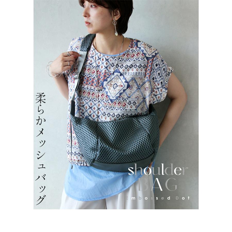 OTONA ショルダーバッグ 鞄 軽さも洗練もこの一つで叶うメタリック