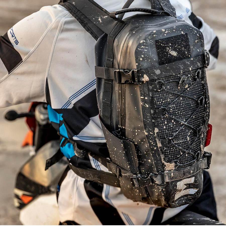 ENDURISTAN ハリケーン バックパック 15リットル LURU-001 エン 