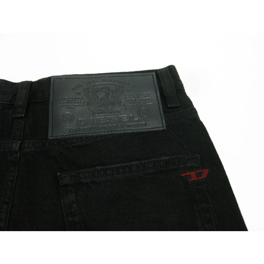 DIESEL ディーゼル ビッグパッチ デニムハーフパンツ D-STRUKT DIESEL ディーゼル ビッグパッチ デニムハーフパンツ D-STRUKT