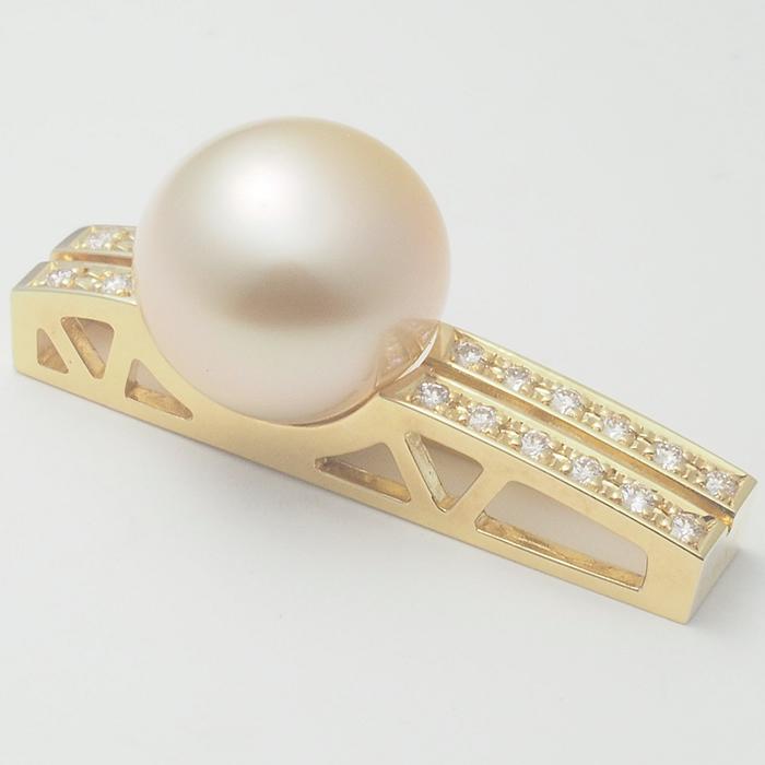 音羽屋□ 南洋 白蝶 ゴールデンパール/10.5mm ダイヤ/0.10ct