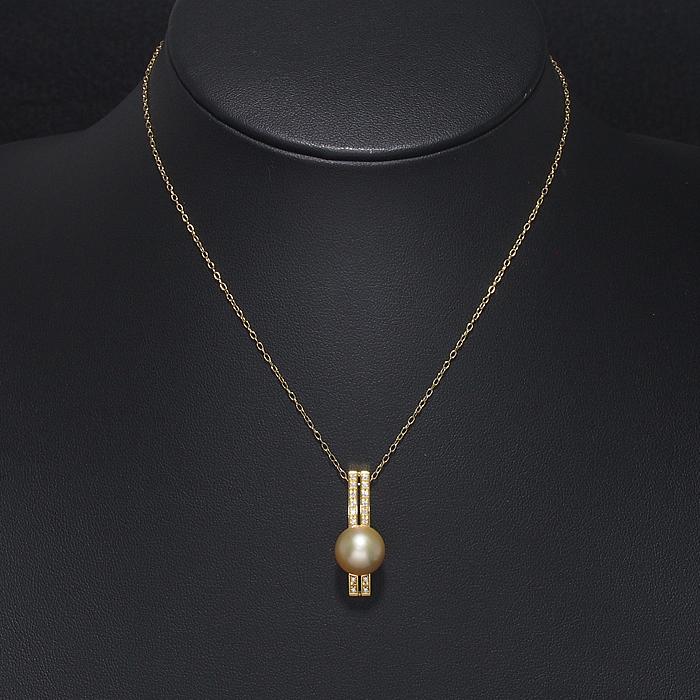 音羽屋□ 南洋 白蝶 ゴールデンパール/10.5mm ダイヤ/0.10ct