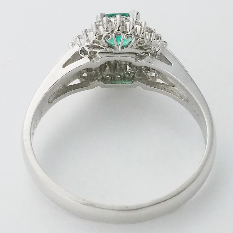 音羽屋□ エメラルド/0.28ct ダイヤ/0.29ct Pt900 デザイン リング 15 