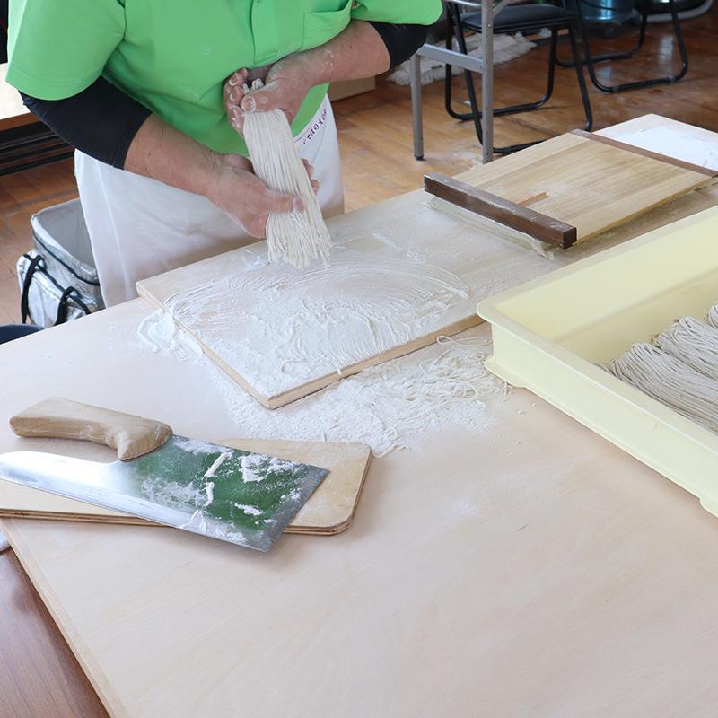 麺切り包丁 安来鋼(青紙) 全長330mm 職人手作り : 大月刃物 麺切り包丁 安来鋼(青紙) 全長330mm 職人手作り : 大月刃物