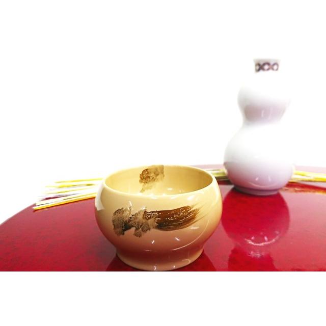 漆器のぐい呑みと伝統人形のセット 漆器のぐい呑みと伝統人形のセット