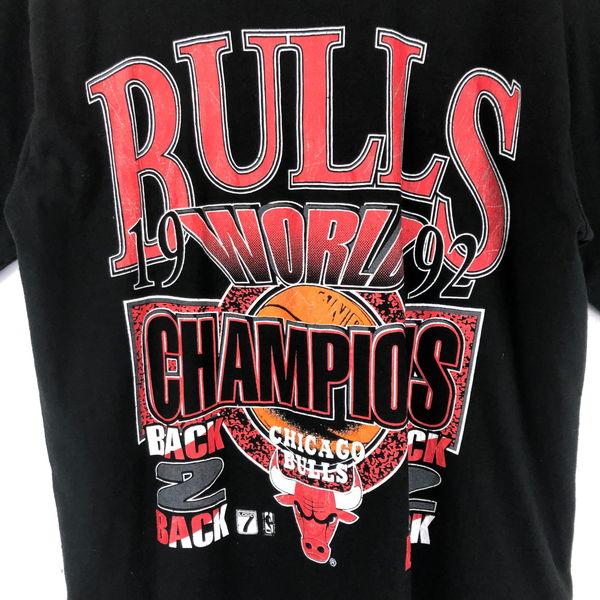 古着】 CHICAGO BULLS シカゴブルズ Tシャツ NBA 1992 WORLD CHAMP USA