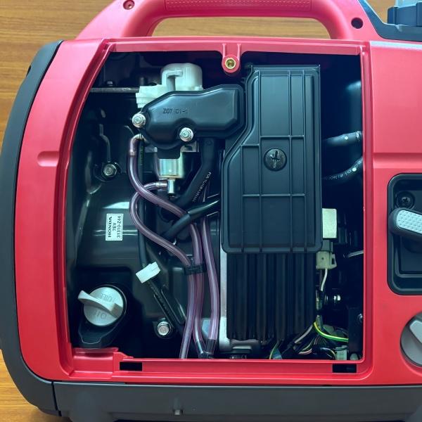 ホンダ（HONDA） 【超美品】 正弦波インバーター搭載発電機 1.8kVA