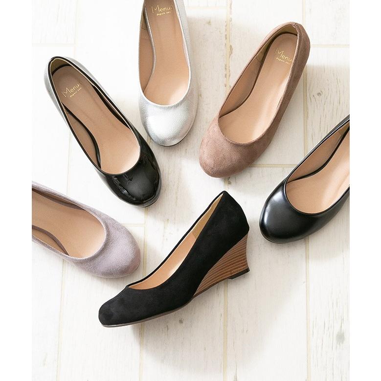 美品ベージュ プレーンパンプス ヒール約5cmゴールド　ウェッジソール menue（メヌエ） パンプス レディース 痛くない 歩きやすい ラウンド