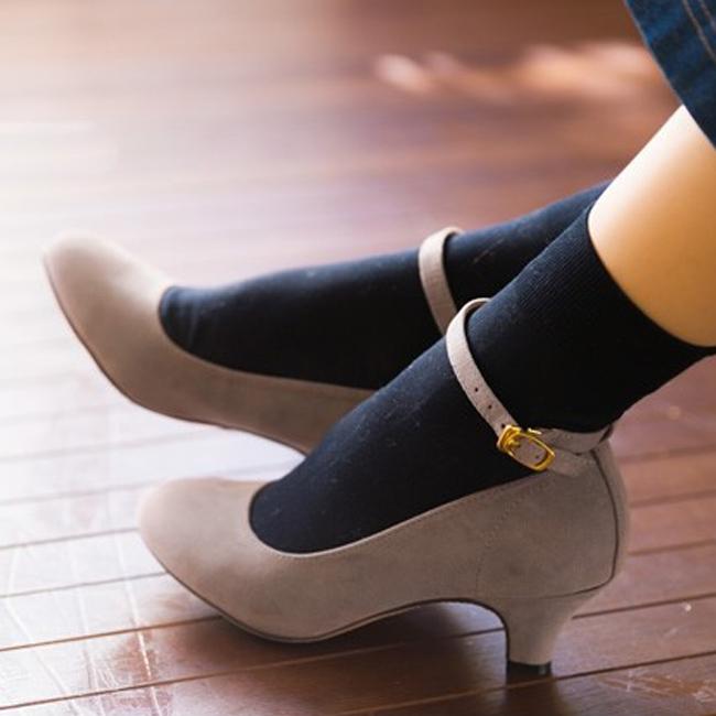 走れるパンプス パンプス レディース ストラップ ラウンドトゥ 痛くない 太ヒール 結婚式 入学式 送料無料 Pre Welleg From アウトレットシューズ 通販 Paypayモール