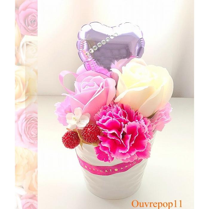ソープフラワーとバルーンと造花のプチアレンジ 【クリアケース入り 
