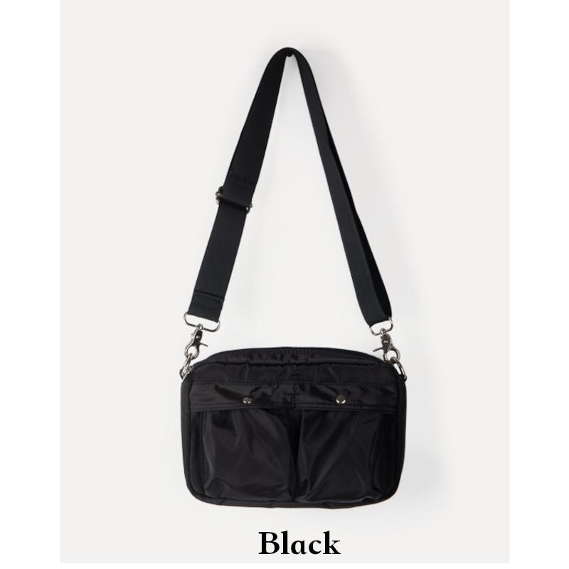 ブラックナイロンショルダーバッグ PRADA プラダ 斜め掛けショルダーバッグ ナイロン レザー