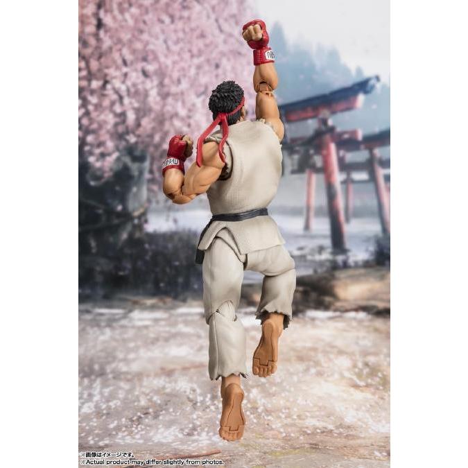 S.H. Figuarts リュウ ストリートファイター　Outfit2 新品 Amazon.com: TAMASHII NATIONS - Street Fighter - Ryu - Outfit