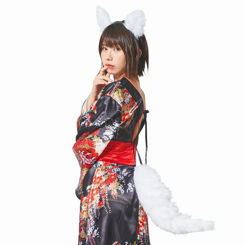 しろきつねさん　ちゃみ 白狐 巫女・シロキツネにゃ～⛩🐾 (あだ名)​しろみこみーこ
