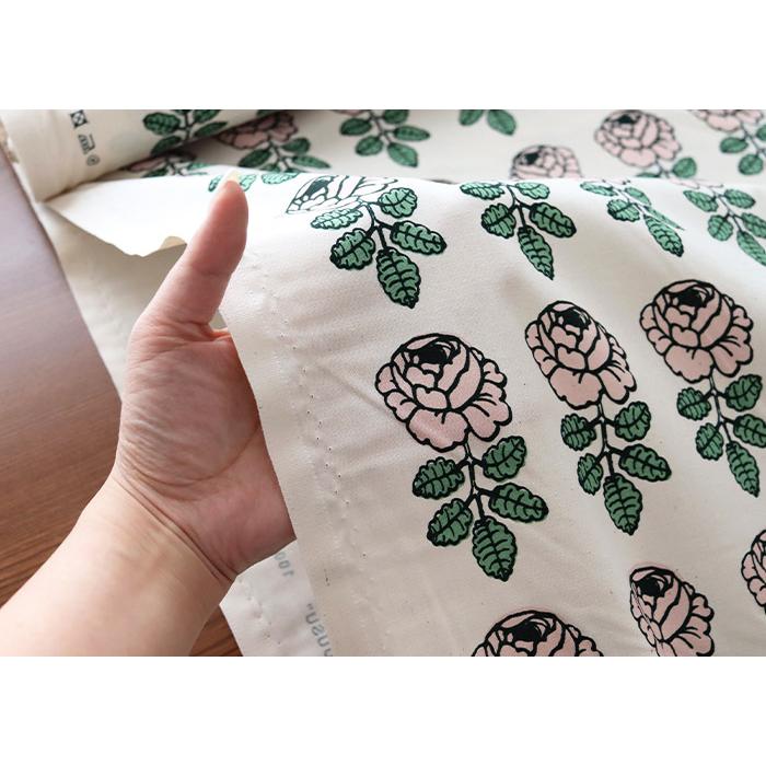 marimekko（マリメッコ） 爆買 生地 Vihkiruusu ヴィヒキルース 全2色