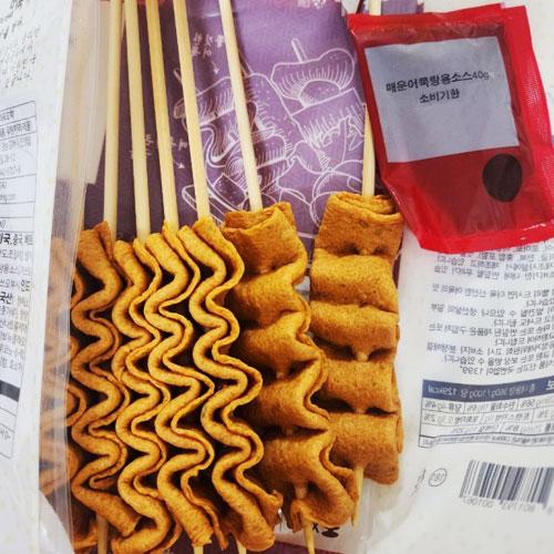 冷凍 ファンゴン 釜山辛口赤い串おでん 360g (10本・ソース入り) 辛口