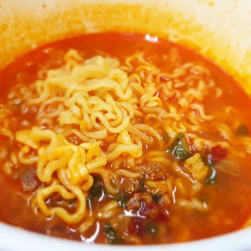 ジンラーメン ビッグカップ 辛口 (1BOX=110g×12個入)『オットギ』 韓国ラーメン インスタントラーメン カップ麺【まとめ買いがお得★1個当り240円】｜paldo｜03