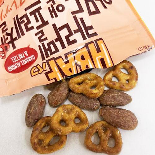 HBAF キャラメル味アーモンド プレッツェル 110g ハニーバター おつまみ 韓国お菓子 韓国食品