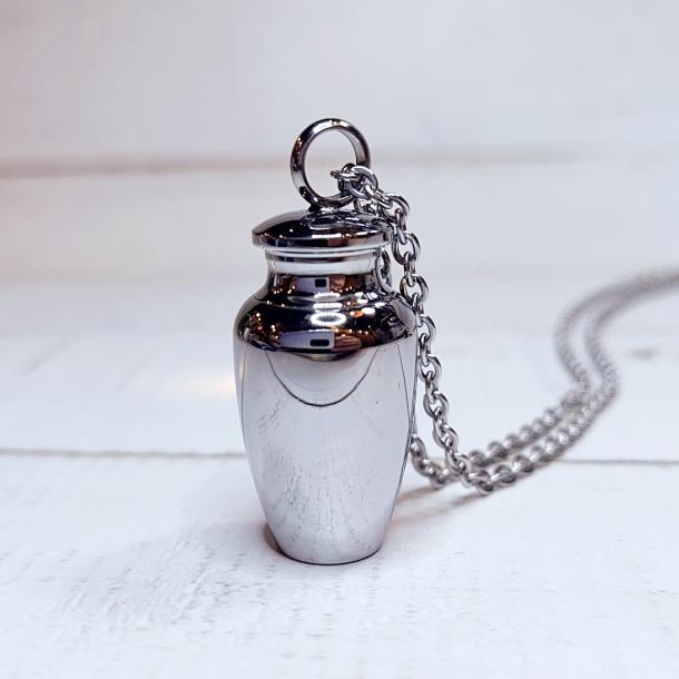 壺型アンティークチャーム イタリア製 希少 ペンダント ネックレス 正規取扱店】oriental vibrations ペンダント ネックレス 和柄